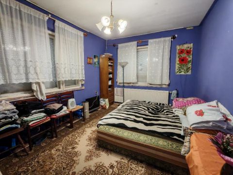Eladó Ház 2072 Zsámbék 2072 Zsámbék, központ