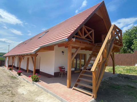Eladó Ház 2473 Vál 