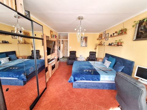 Eladó Lakás 1203 Budapest 20. kerület , 67 nm-es, erkélyes lakás Pesterzsébet központi részén