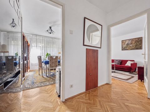 Eladó Lakás 1034 Budapest 3. kerület Szőlő utcában jó állapotú 3 szobás lakás