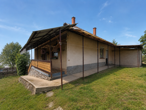 Eladó Ház 3761 Szin 