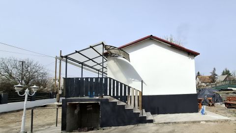 Eladó Ház 2135 Csörög 