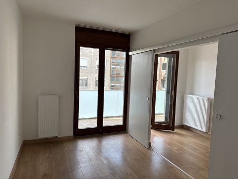 Kiadó Iroda 1134 Budapest 13. kerület Világos, 2 szobás iroda a Nyugati pályaudvar közelében!