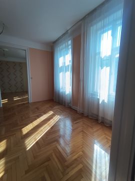 Eladó Lakás 1149 Budapest 14. kerület , Jó állapotú nagy lakás Stefánia-Stadionok közelében