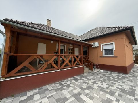 Eladó Ház 2220 Vecsés 