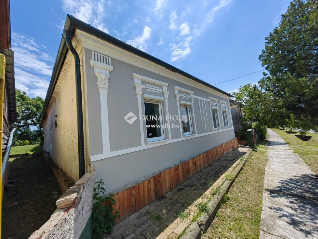 7587 Heresznye , Heresznye falujának csendes, nyugodt részén eladó nagy családiház telekkel! — 1/24