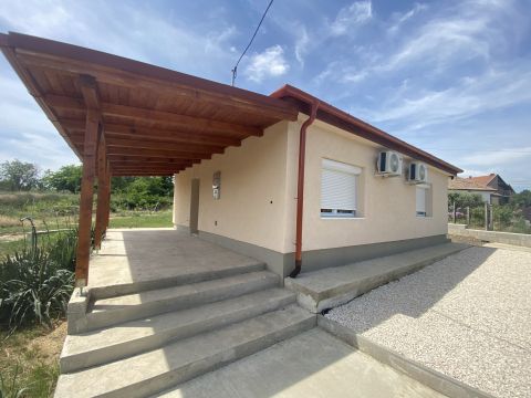 Eladó Ház 2217 Gomba , Felújított családi ház