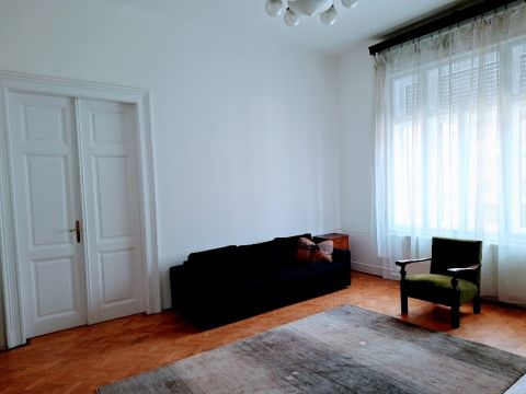Kiadó Lakás 1077 Budapest 7. kerület 2 külön nyíló szobás, felújított, bútorozott Király utcánál