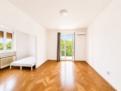 Eladó Lakás 1148 Budapest 14. kerület , Nagyzuglóban azonnal költözhető 2 szobás, ERKÉLYES lakás