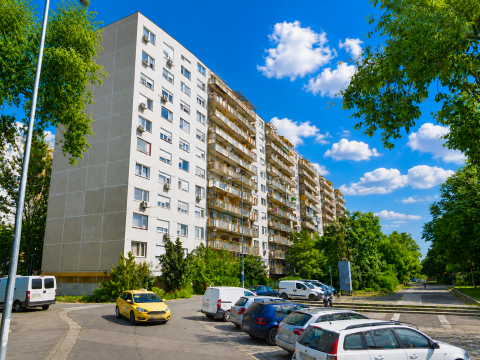 Eladó Lakás 1193 Budapest 19. kerület , XIX. Csokonai utca 3 szobás, 8. em-i panel lakás