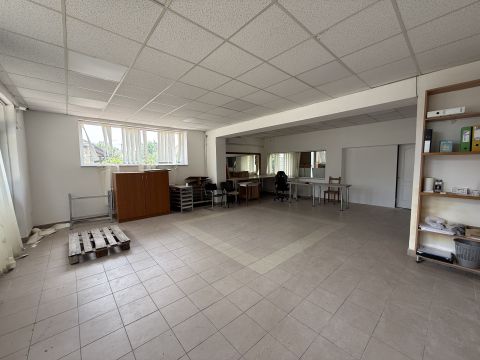 Kiadó Ipari 2536 Nyergesújfalu 