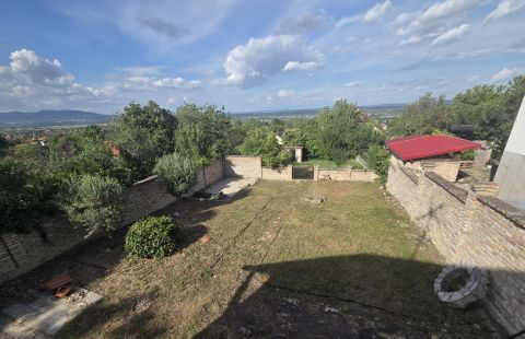 Eladó Ház 2011 Budakalász 