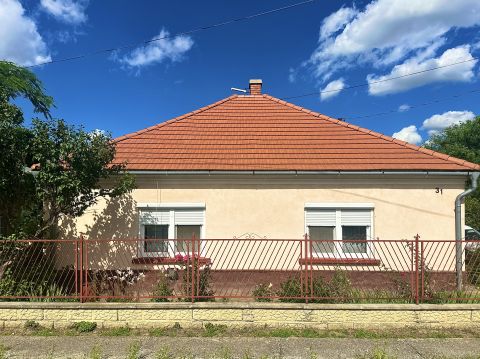 Eladó Ház 9094 Tápszentmiklós 