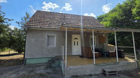 Eladó Ház 2711 Tápiószentmárton Nincs utca