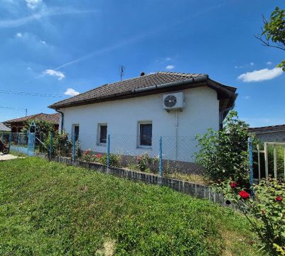 Eladó Ház 2423 Daruszentmiklós , 2423 Daruszentmiklós, központ