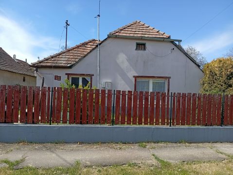 Eladó Ház 2946 Csép 