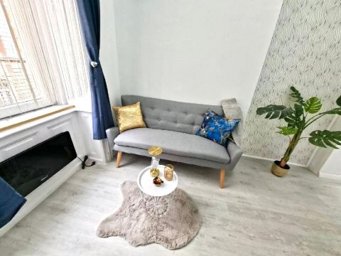 Eladó Lakás 1077 Budapest 7. kerület , 1077 Budapest 7, Állatorvosi Egyetem