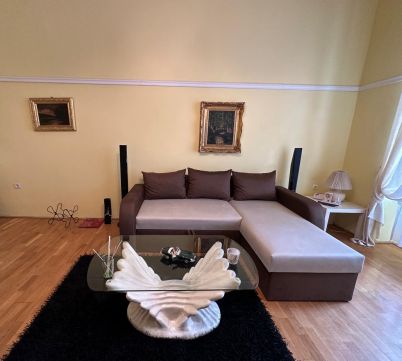 Kiadó Lakás 1061 Budapest 6. kerület Operaház mellett nappali+1 hálós nagypolgári lakás