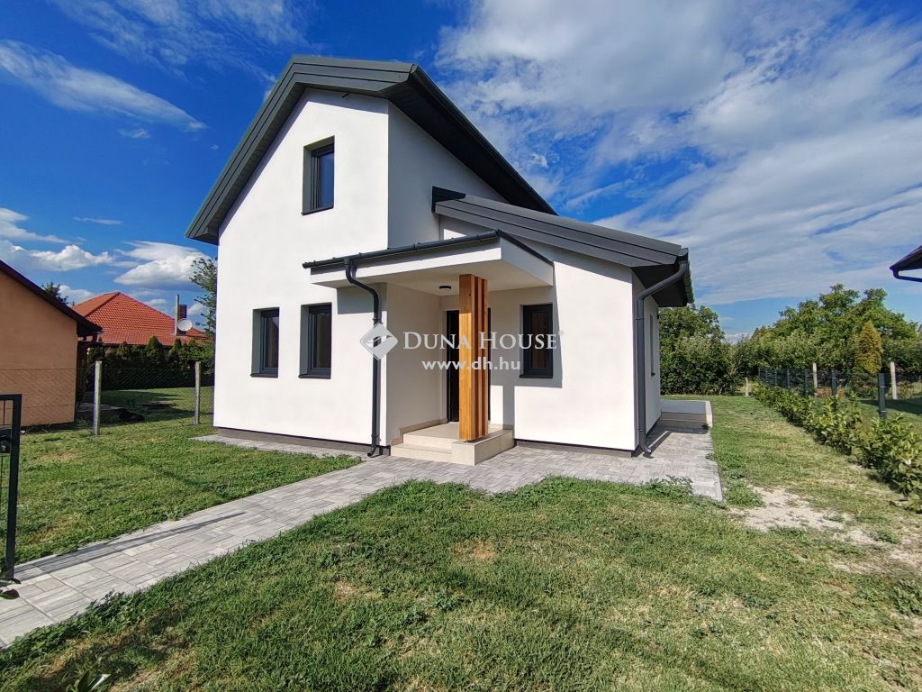 8648 Balatonkeresztúr , Hullám utcai strandtól 10 percre újépítésű nyaraló (A) — 1/32
