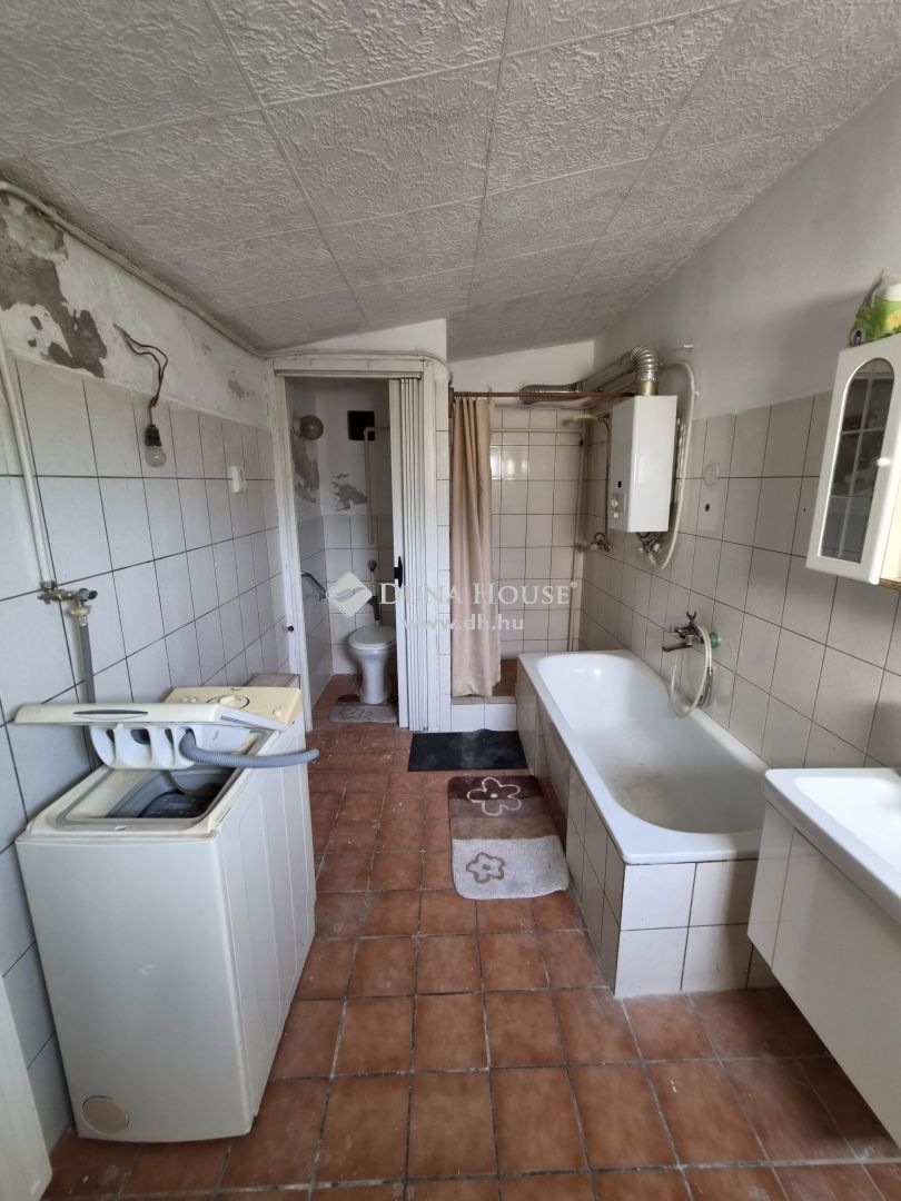 Gondozott, kétszobás családi ház Kalocsán – HZ023360