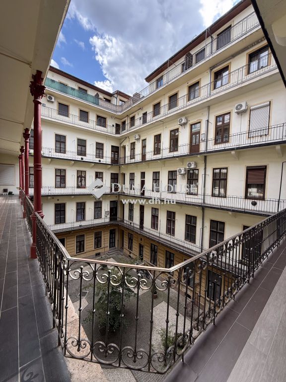 For sale Flat Budapest VIII. kerület, 