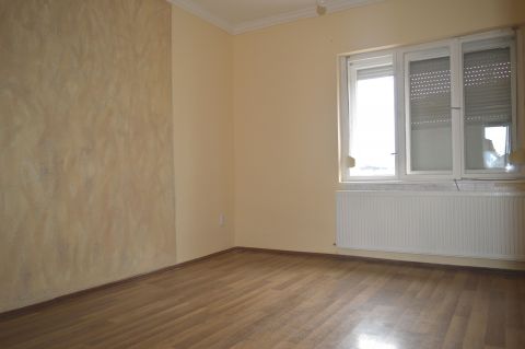 Eladó Ház 4034 Debrecen Veres Péter utcából nyíló utcában