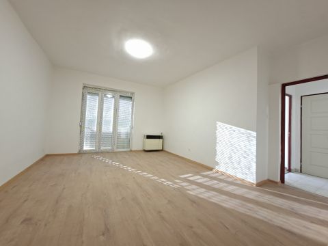 Eladó Lakás 7300 Komló 