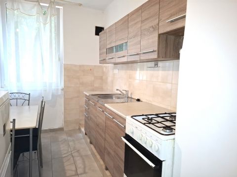 Eladó Lakás 9700 Szombathely , Felújított, földszinti 2 szobás lakás eladó Szombathely Derk