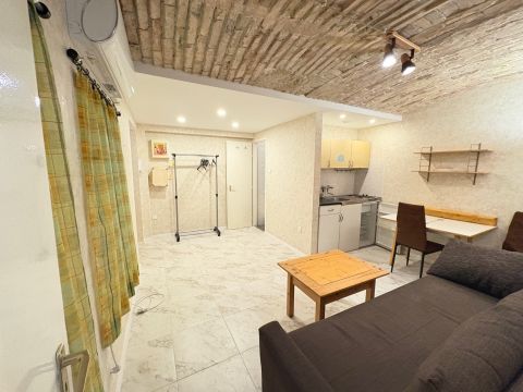 Kiadó Lakás 1067 Budapest 6. kerület Teréz körúton 1,5 szobás KIADÓ
