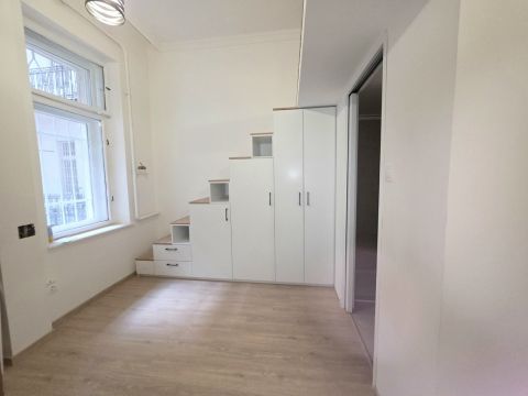 Eladó Lakás 1132 Budapest 13. kerület Eladó garzonlakás a WESTEND szomszédságában!