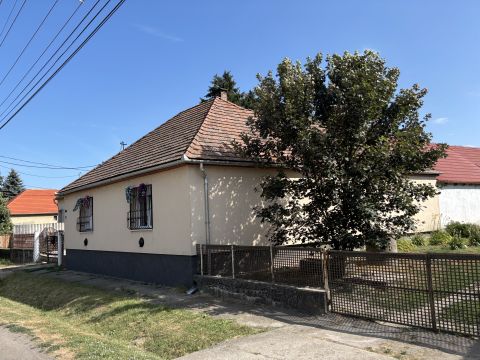 Eladó Ház 2524 Nagysáp 