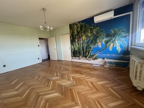 Eladó Lakás 1045 Budapest 4. kerület 6. EMELETI PANEL LAKÁS
