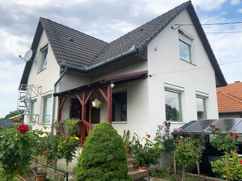 Eladó Ház 6041 Kerekegyháza , Modern családi ház sok extrával