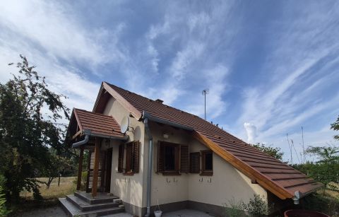 Eladó Ház 6000 Kecskemét , Kiskőrösi út közelében lakható gazdasági épület