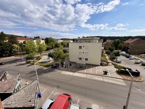 Eladó Lakás 7300 Komló 
