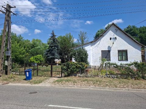 Eladó Ház 7068 Kistormás , 7068 Kistormás, Főút