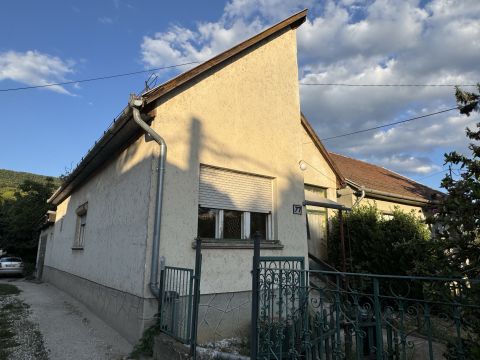 Eladó Ház 2095 Pilisszántó 