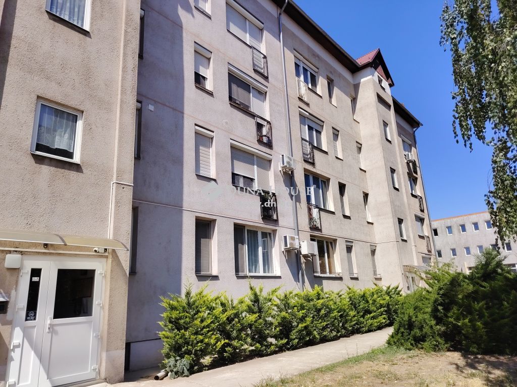 2400 Dunaújváros , Zöldövezeti, tetőtéri — 1/17