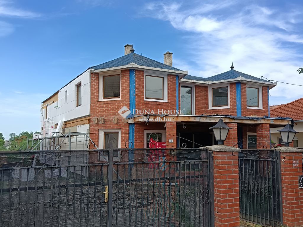 8630 Balatonboglár , Könnyűszerkezetes családi ház. — 1/27