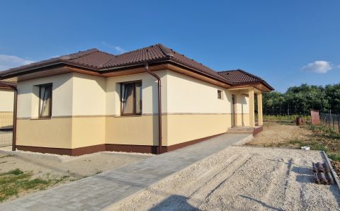 Eladó Ház 8695 Buzsák , Gyógyfürdő közelében Újépítésű családi ház.