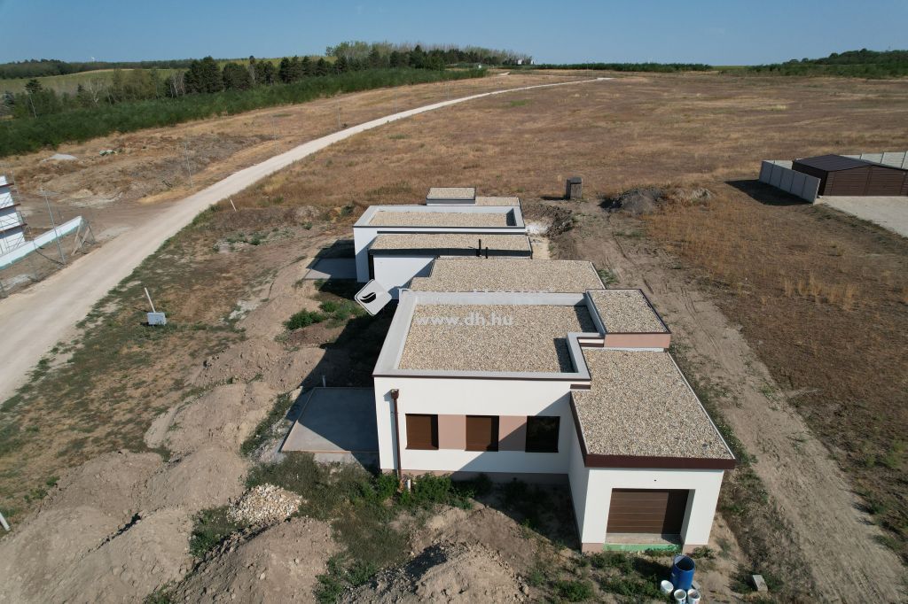 2943 Bábolna — 1/26