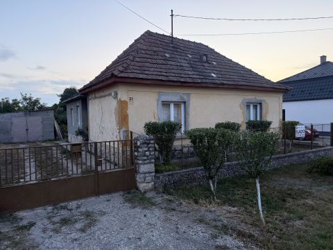 Eladó Ház 9061 Vámosszabadi , Rét utca közelében