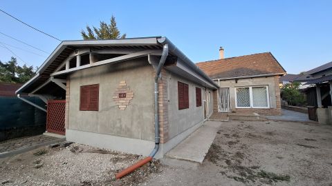 Eladó Ház 2113 Erdőkertes Igényes, 2018-ban épült családi ház Erdőkertesen!