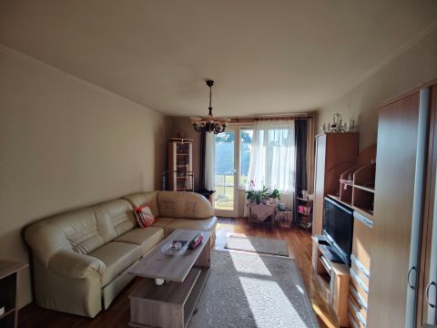 Eladó Lakás 1184 Budapest 18. kerület , 18.kerület Lakatos lakótelepen 2 szobás lakás eladó.