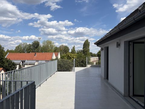 Eladó Ház 1153 Budapest 15. kerület , 5 lakásos társasház