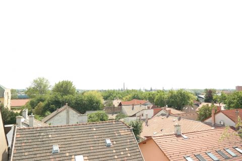 Eladó Lakás 1201 Budapest 20. kerület , Zilah u., azonnal költözhető, zárószinti, klímás, nappali+2 