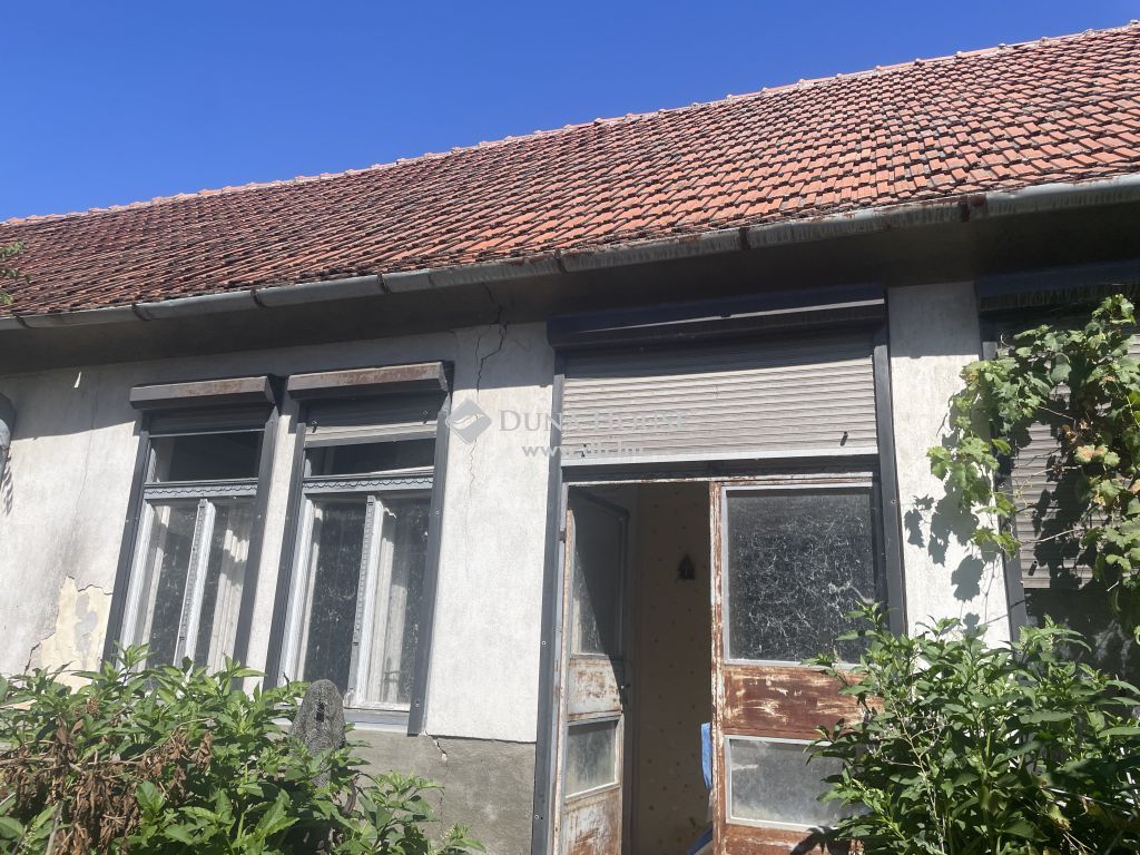 6521 Vaskút , csendes utcájában — 1/13