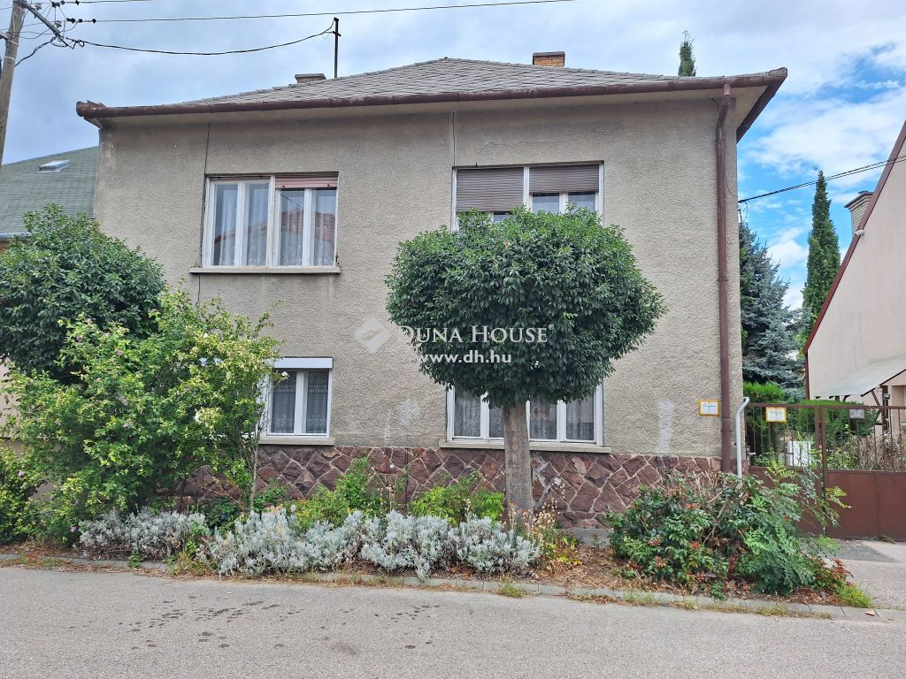 9023 Győr , Győr-Nádorvárosban többgenerációs, többlakrészes családi ház — 1/24