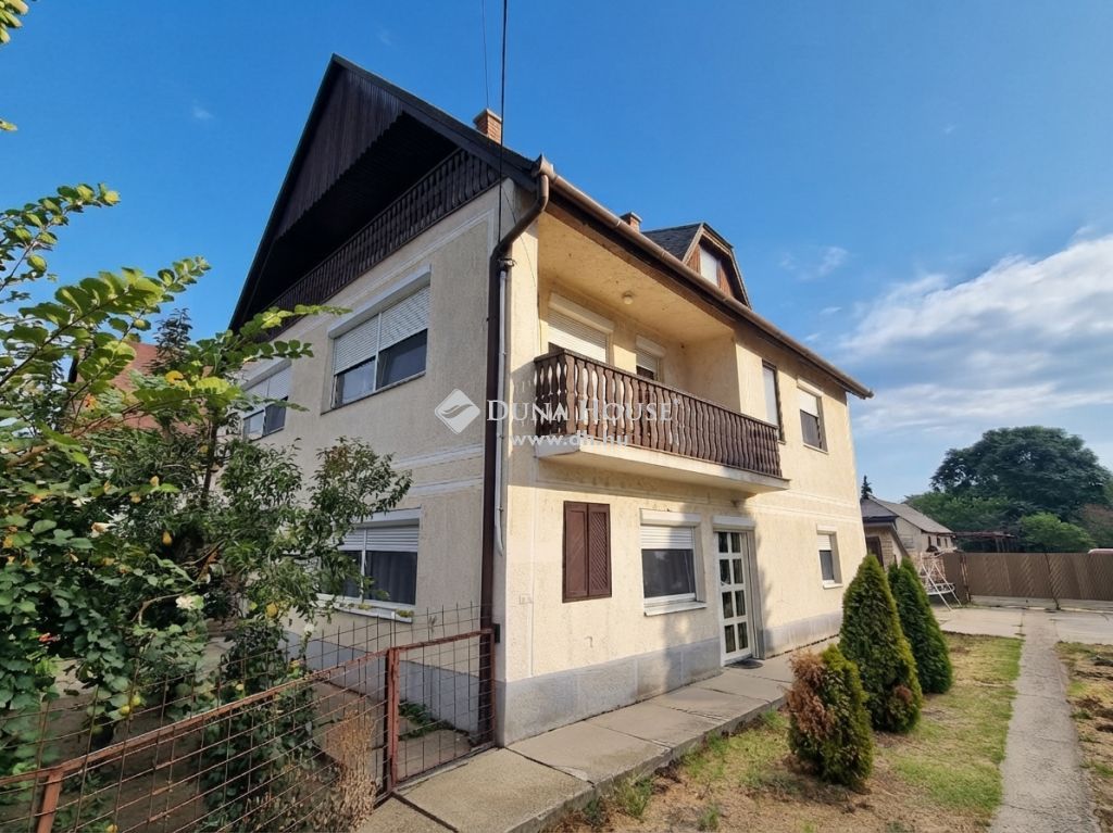 2433 Sárosd , Mindenhez közel — 1/21