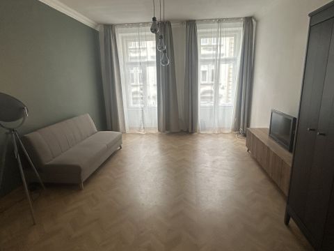 Eladó Lakás 1078 Budapest 7. kerület , VÁROSLIGETNÉL JÓ ELRENDEZÉSŰ, TÁGAS NAPPALIVAL! KÖLTÖZHETŐ!